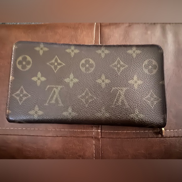 Louis Vuitton Monogram Porte Monnaie Zippy Long - Picture 14 of 14